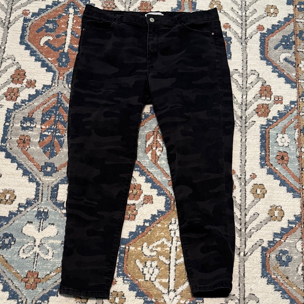 Social Standard by Sanctuary Dark Camo Ankle Skinny Jeans